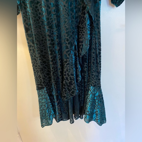 Beautiful Calvin Kline Velvet Wrap Dress - Picture 4 of 6
